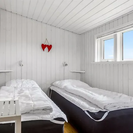 Mortensen - 350m From The Sea By Interhome Feriehus *
